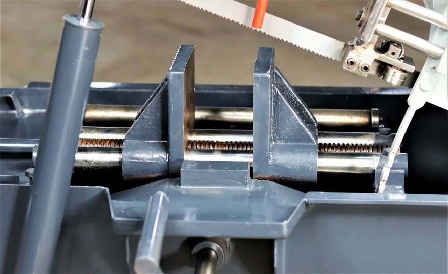 Metal Cutting Machine