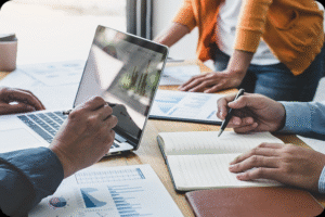 Your Complete Guide to Selecting the Right IT Partner: Essential Tips for American Businesses